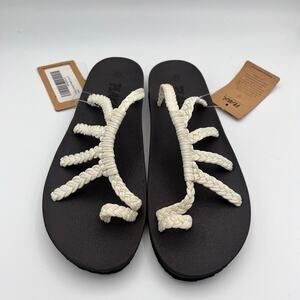 Plaka Women's Pearl Relief Sandals Ayurveda Healing Size 9. NEW